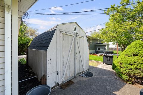 Tiny photo for 1511 Parklane Drive, Bettendorf, IA 52722 (MLS # 12630906)