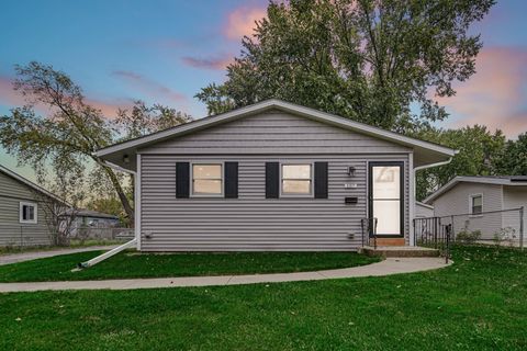 Tiny photo for 157 Austin Avenue, Carpentersville, IL 60110 (MLS # 12501174)