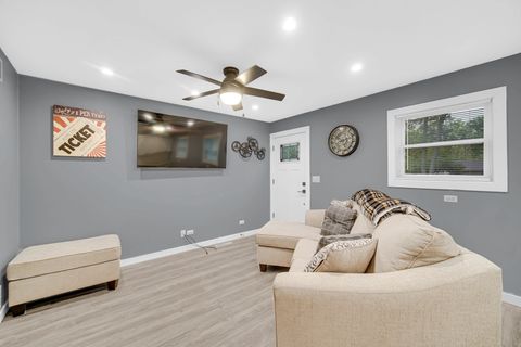 Tiny photo for 157 Austin Avenue, Carpentersville, IL 60110 (MLS # 12501174)