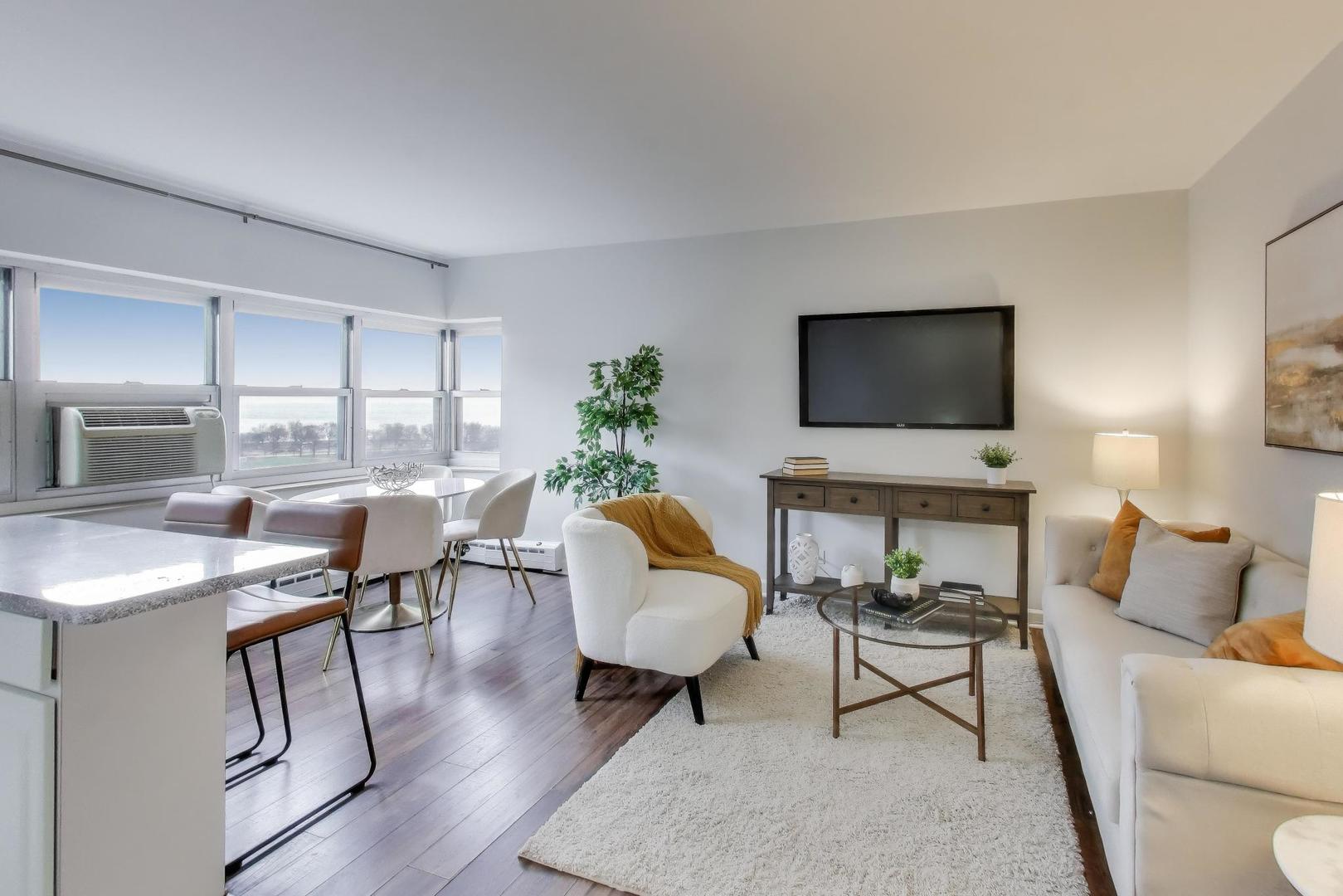 4950 N Marine Drive 1402