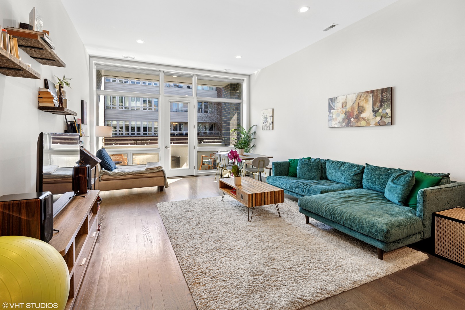 3024 W Armitage Avenue 1