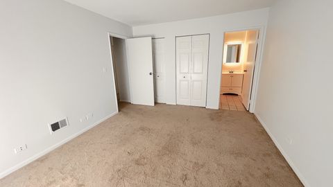 Tiny photo for 521 73rd Street #105, Downers Grove, IL 60516 (MLS # 12489486)
