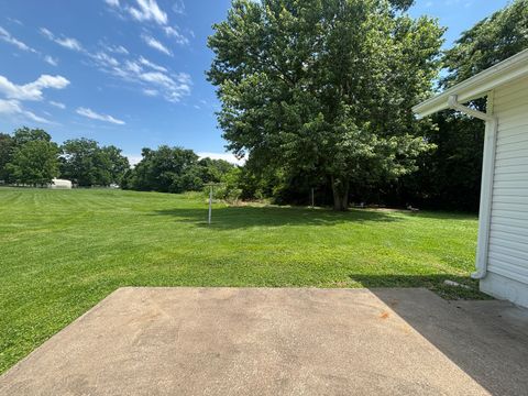 Tiny photo for 208 Dorris Drive, Metropolis, IL 62960 (MLS # 12571614)