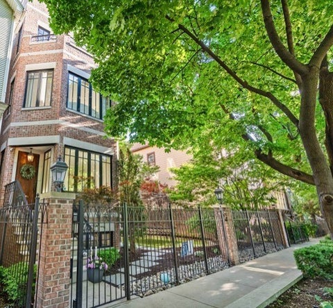 Photo of 1331 W Wolfram Street, Chicago, IL 60657 (MLS # 12667378)