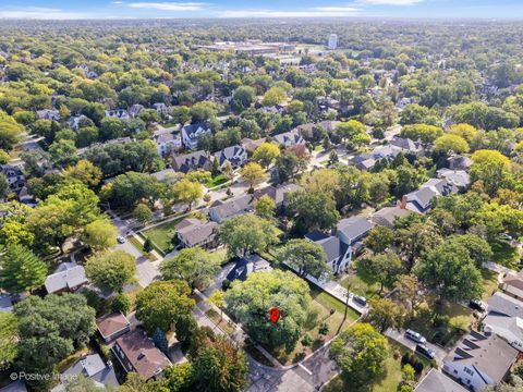 Tiny photo for 805 S Adams Street, Hinsdale, IL 60521 (MLS # 12620633)