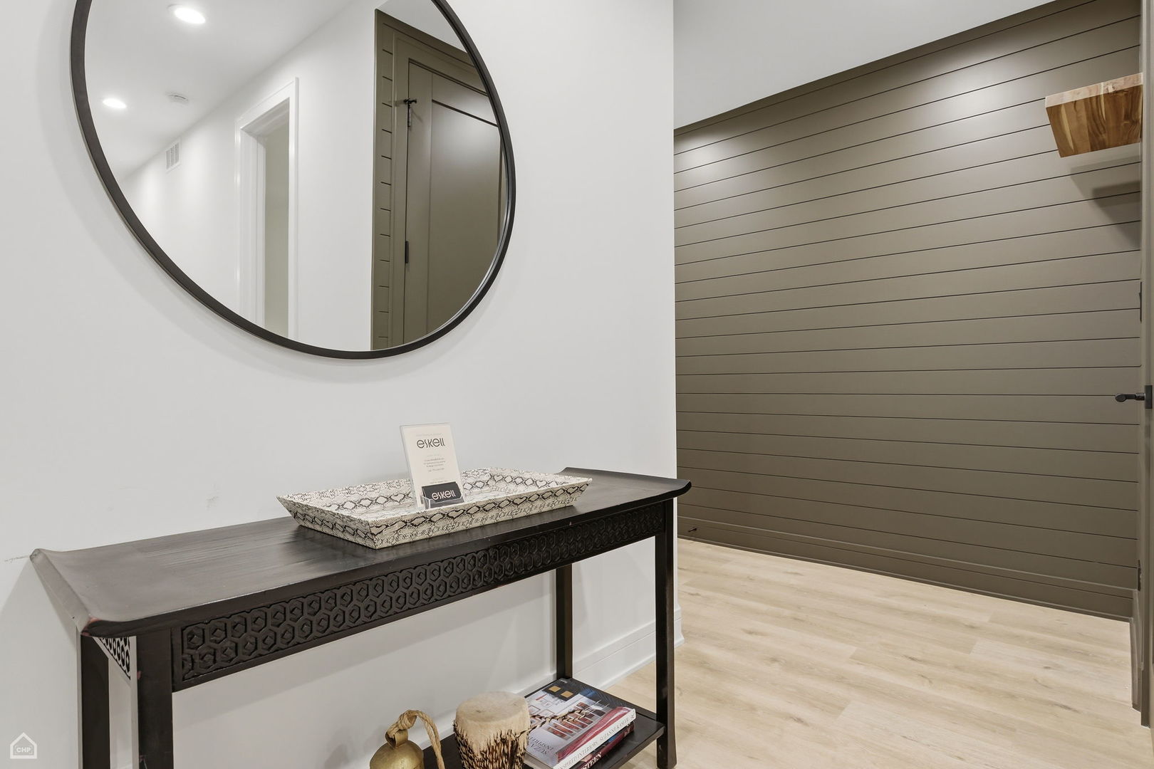 2126 W Thomas Street