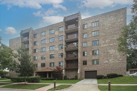 A home in Des Plaines