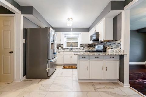 Tiny photo for 6519 S Oakley Avenue, Chicago, IL 60636 (MLS # 12633630)