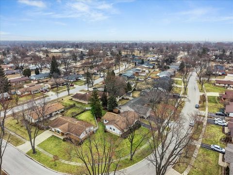 Tiny photo for 234 Peach Tree Lane, Elk Grove Village, IL 60007 (MLS # 12562789)