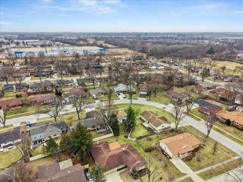 Tiny photo for 234 Peach Tree Lane, Elk Grove Village, IL 60007 (MLS # 12562789)
