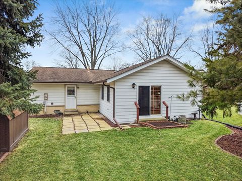 Tiny photo for 234 Peach Tree Lane, Elk Grove Village, IL 60007 (MLS # 12562789)