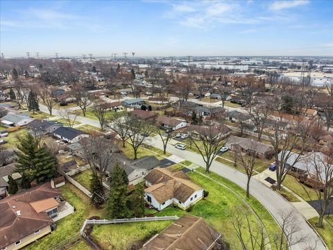 Tiny photo for 234 Peach Tree Lane, Elk Grove Village, IL 60007 (MLS # 12562789)