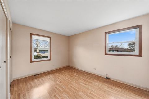 Tiny photo for 234 Peach Tree Lane, Elk Grove Village, IL 60007 (MLS # 12562789)