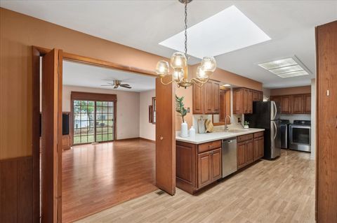 Tiny photo for 234 Peach Tree Lane, Elk Grove Village, IL 60007 (MLS # 12562789)