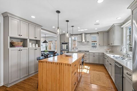 Tiny photo for 2121 Greenwood Avenue, Wilmette, IL 60091 (MLS # 12594038)