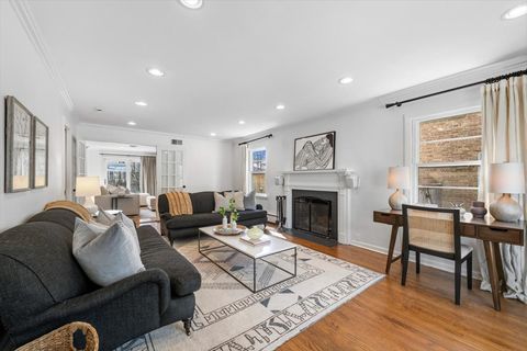 Tiny photo for 2121 Greenwood Avenue, Wilmette, IL 60091 (MLS # 12594038)