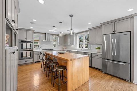 Tiny photo for 2121 Greenwood Avenue, Wilmette, IL 60091 (MLS # 12594038)