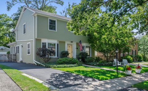 Photo of 2121 Greenwood Avenue, Wilmette, IL 60091 (MLS # 12594038)
