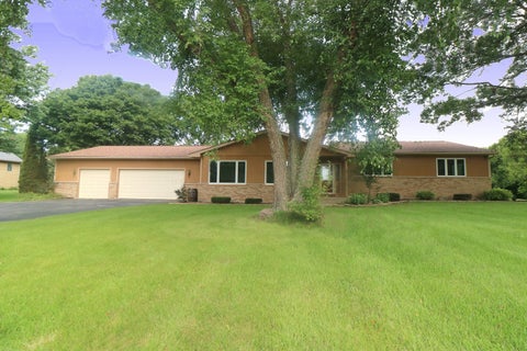 Photo of 3095 Boerderij Way, Woodstock, IL 60098 (MLS # 12740078)