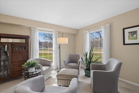 Tiny photo for 6136 Hidden Oak Drive, Crystal Lake, IL 60012 (MLS # 12594754)