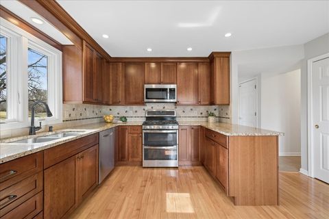 Tiny photo for 6136 Hidden Oak Drive, Crystal Lake, IL 60012 (MLS # 12594754)