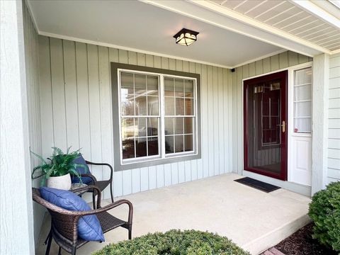 Tiny photo for 6136 Hidden Oak Drive, Crystal Lake, IL 60012 (MLS # 12594754)