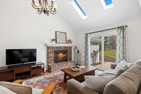 Tiny photo for 6136 Hidden Oak Drive, Crystal Lake, IL 60012 (MLS # 12594754)