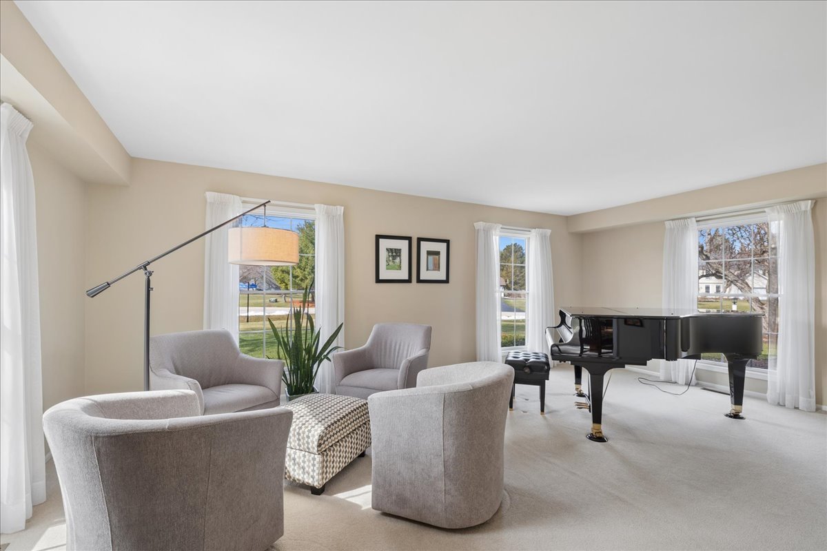 6136 Hidden Oak Drive