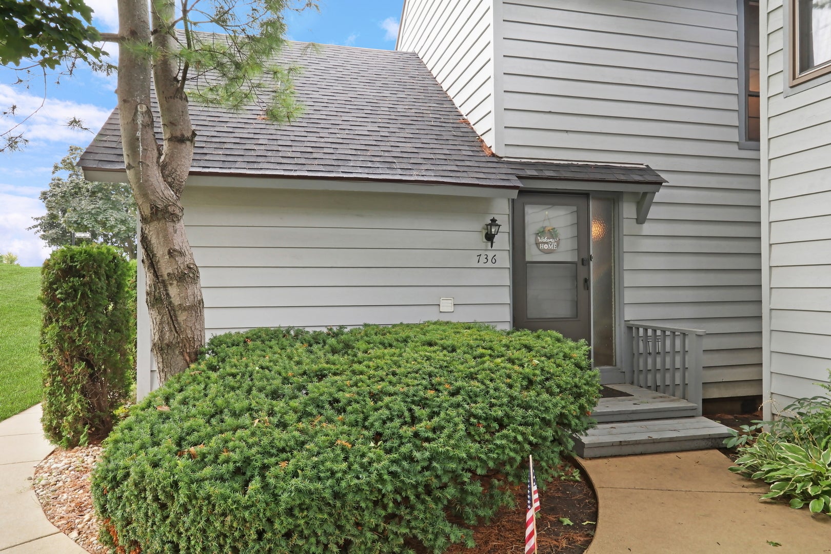 736 Glen Way