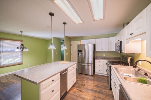 Tiny photo for 13 Woodhaven Drive, Metropolis, IL 62960 (MLS # 12677434)