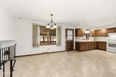 Tiny photo for 15 Navajo Court, Oswego, IL 60543 (MLS # 12530110)