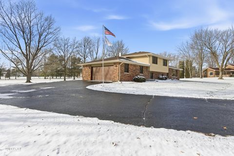 Tiny photo for 15 Navajo Court, Oswego, IL 60543 (MLS # 12530110)