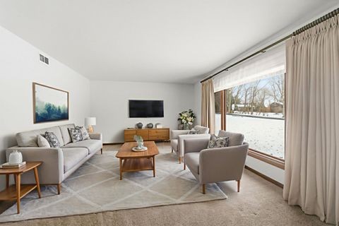 Tiny photo for 15 Navajo Court, Oswego, IL 60543 (MLS # 12530110)