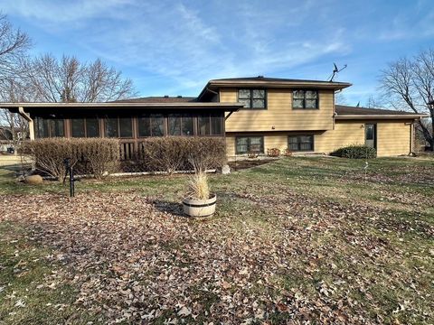 Tiny photo for 15 Navajo Court, Oswego, IL 60543 (MLS # 12530110)