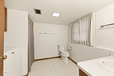 Tiny photo for 15 Navajo Court, Oswego, IL 60543 (MLS # 12530110)