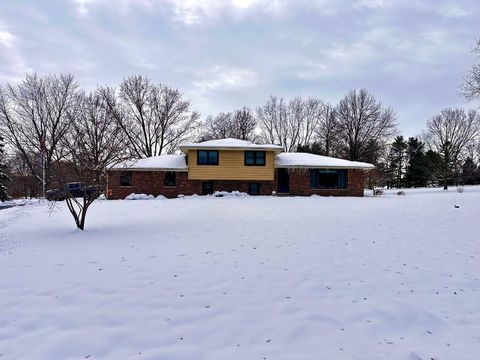 Tiny photo for 15 Navajo Court, Oswego, IL 60543 (MLS # 12530110)