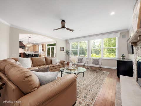 Tiny photo for 325 Ruby Street, Clarendon Hills, IL 60514 (MLS # 12651704)