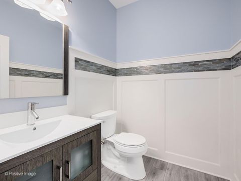 Tiny photo for 325 Ruby Street, Clarendon Hills, IL 60514 (MLS # 12651704)