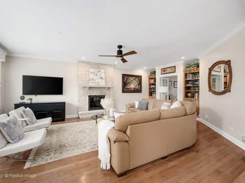 Tiny photo for 325 Ruby Street, Clarendon Hills, IL 60514 (MLS # 12651704)