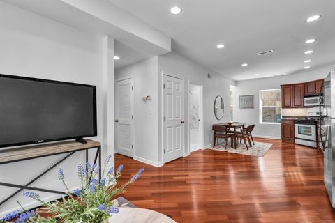Tiny photo for 4944 N Kimball Avenue #3W, Chicago, IL 60625 (MLS # 12461932)