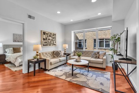 Tiny photo for 4944 N Kimball Avenue #3W, Chicago, IL 60625 (MLS # 12461932)
