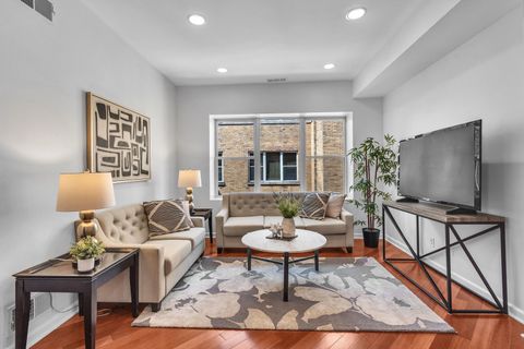 Tiny photo for 4944 N Kimball Avenue #3W, Chicago, IL 60625 (MLS # 12461932)