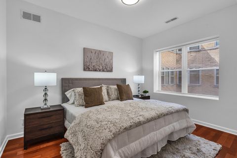 Tiny photo for 4944 N Kimball Avenue #3W, Chicago, IL 60625 (MLS # 12461932)