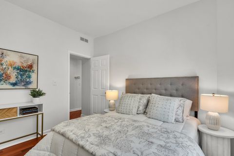 Tiny photo for 4944 N Kimball Avenue #3W, Chicago, IL 60625 (MLS # 12461932)