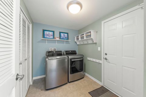 Tiny photo for 341 N Commerce Street, Aurora, IL 60504 (MLS # 12564385)