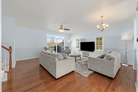 Tiny photo for 341 N Commerce Street, Aurora, IL 60504 (MLS # 12564385)