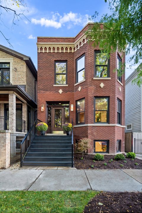 1747 W Cornelia Avenue 1 Chicago IL 60657