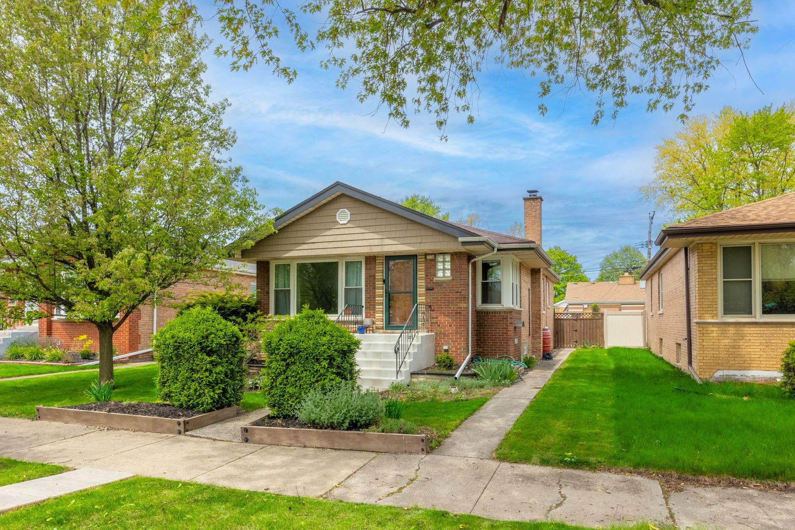 2538 W 119th Street