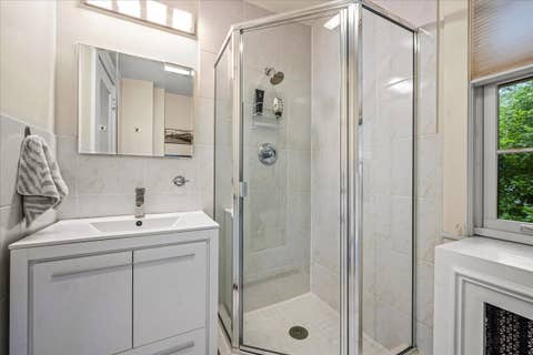 Tiny photo for 411 E Illinois Road, Lake Forest, IL 60045 (MLS # 12711467)