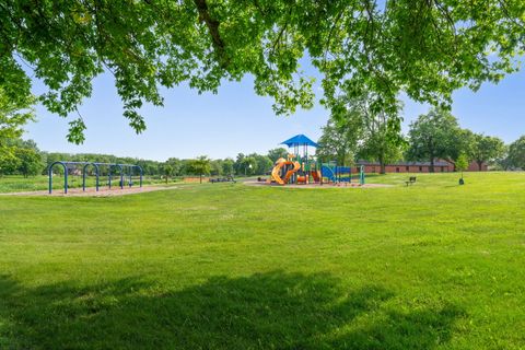 Tiny photo for 219 W Crystal Avenue, Lombard, IL 60148 (MLS # 12433547)